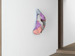 Exhibition view Lynda Benglis